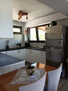 Thalantheia House - 2