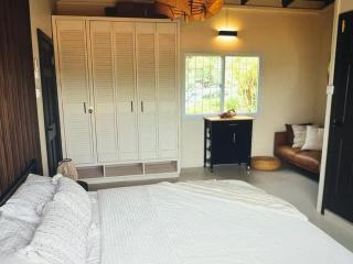 Peaceful Island Escape by the Sea - 9