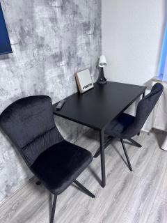 Brand-New Renovated Studio Apartment - 4