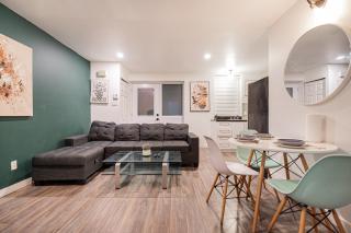 Griffintown Urban Nest 2BR Comfort - 9