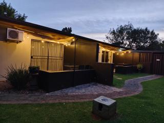 Seasons Inn Self-catering guesthouse - 9