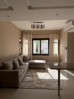 Pool View 1BR Self Check In & Wi-Fi - 9