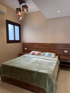 Pool View 1BR Self Check In & Wi-Fi - 1