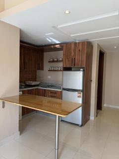 Pool View 1BR Self Check In & Wi-Fi - 8