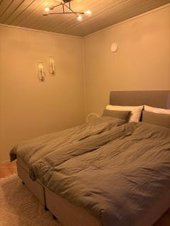 Iconic City skyline Views by Arctic Cathedral, 5BR Home - 2