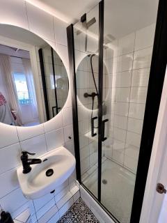 Cozy Barceloneta Beach Flat - Newly Renovated - 9