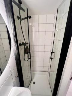 Cozy Barceloneta Beach Flat - Newly Renovated - 4