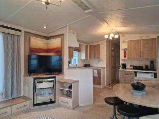 Premium 3 Bedroom Static Caravan with Sea Views Aber Bay - 2
