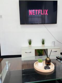 City Centre Apt, Prime location, Sleeps 3 - 5