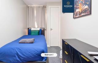 LAW 1 - INVOICE and REDUCED PRICE are only by SUNRISE SHORT LETS DUNDEE, 4 Rooms, 4 Beds with TV's and Fans, BRAND NEW FURNITURE, FRESHLY REDECORATED Rooms, Free Private Parking, Fully Equipped, Group Favourite, ONLY 5 Mins to STANNERGATE Ports - 9