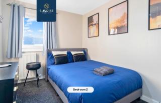 LAW 1 - INVOICE and REDUCED PRICE are only by SUNRISE SHORT LETS DUNDEE, 4 Rooms, 4 Beds with TV's and Fans, BRAND NEW FURNITURE, FRESHLY REDECORATED Rooms, Free Private Parking, Fully Equipped, Group Favourite, ONLY 5 Mins to STANNERGATE Ports - 8