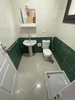 Simple modern studio in delta - 4