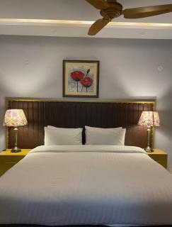 DHA Phase 8 Executive 3-Bedroom Penthouse - 9