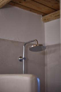 Elegantly restored traditional cottage - 8