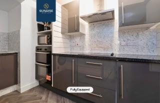 Law 2 - Newly Renovated Apartment, 4 Bedrooms, 2 Bathrooms, Fully Equipped, For More Info Ask SUNRISE SHORT LETS - ONLY 5 Mins to STANNERGATE Ports - 2