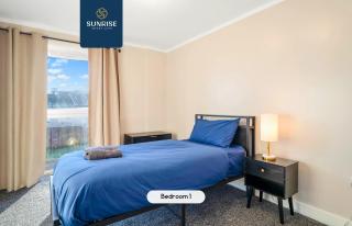 Law 2 - Newly Renovated Apartment, 4 Bedrooms, 2 Bathrooms, Fully Equipped, For More Info Ask SUNRISE SHORT LETS - ONLY 5 Mins to STANNERGATE Ports - 9