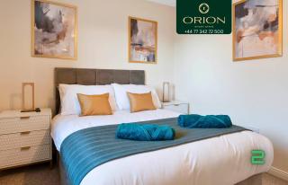 DONALD'S Townhouse - INVOICE and REDUCED PRICE only via ORION SHORT STAYS DUNDEE, 4 Room, 3 bath, Ring Road Access, Fully Equipped, Free Parking - Freshly Renovated and ONLY 12 Mins to STANNERGATE Ports - Dundee - 6