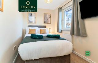 DONALD'S Townhouse - INVOICE and REDUCED PRICE only via ORION SHORT STAYS DUNDEE, 4 Room, 3 bath, Ring Road Access, Fully Equipped, Free Parking - Freshly Renovated and ONLY 12 Mins to STANNERGATE Ports - Dundee - 5