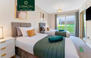 DONALD'S Townhouse - INVOICE and REDUCED PRICE only via ORION SHORT STAYS DUNDEE, 4 Room, 3 bath, Ring Road Access, Fully Equipped, Free Parking - Freshly Renovated and ONLY 12 Mins to STANNERGATE Ports - Dundee - 7