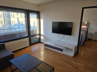 Stylish two-bedroom apartment with balcony & great views - 1