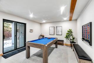 LUXE Hyak Retreat with Sauna, Hot Tub, Game Room, 6BR - 1