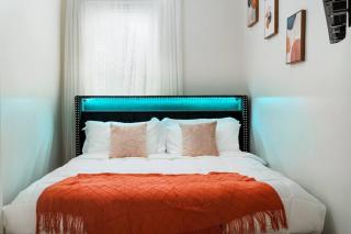 15 mins DT - HumboldtPark Gem - Sleeps 8 - FreePark - 7