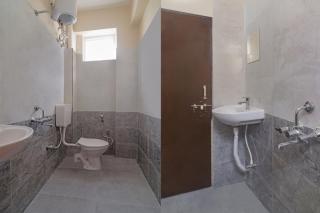 Hotel O Walk Inn Hotels - 9