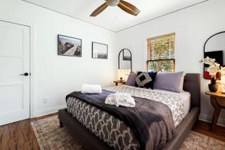 Newly Renovated 2Bedroom Haven with Private Garden - 4