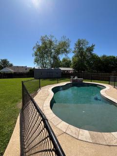 WEST POINT ESCAPE -Pool , Free Parking, & 2 King Masters - 2