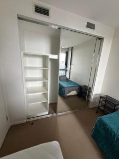 Urban Oasis- Room with private bathroom in a Modern 2 rooms apartment - 9