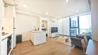 high rised 3 bedroom apartment in box hill with carpark - 9