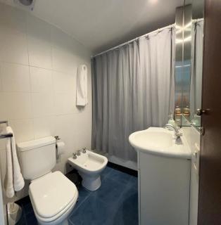 Moderno departamento en muy buena zona - 9