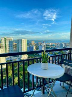 Balcony Studio Ayala with Ultra-Fast 400 Mbps WiFi - 9