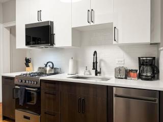 Spacious 4BR Retreat - Chase E1 - 3