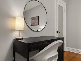 Spacious 4BR Retreat - Chase E1 - Chicago - 8