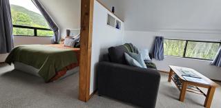 Hill Top Hideaway - 2