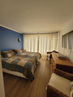 Frente la avenida del mar 8 personas - 9