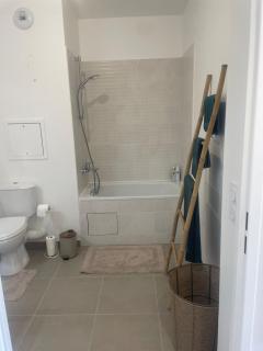 Appartement chic et minimaliste proche du métro - 3