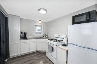 Recharge & Reconnect Your cozy Vermilion nest - 7