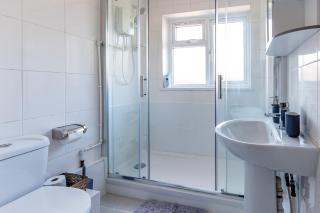 Cosy Cottage with free on street parking - 2