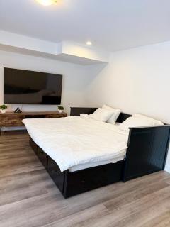 Private separate furnished unit 'entire place', with a full access to a backyard - 9