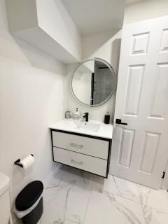 Private separate furnished unit 'entire place', with a full access to a backyard - 1