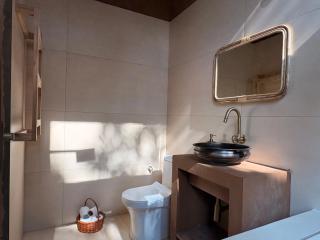 Brand New Sun-lit Mud Brick Private Villa Retreat - 5