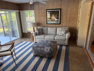 Cool ranch home with heated pool near beach - 7