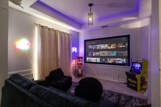 Bright and Cozy 4B Retreat in Frisco - 6