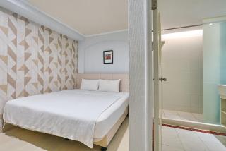 Golden Stone Hotel - 4