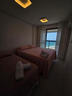 Quarto e sala Jaguaribe melhor orla Salvador - 9