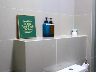 5 pax Santorini Colour Themed Suite at Paradigm Mall,PJ - 4