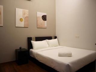 5 pax Santorini Colour Themed Suite at Paradigm Mall,PJ - 2