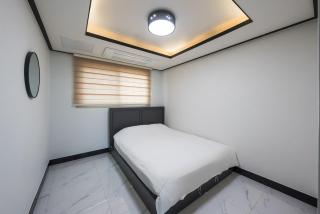 Jeju Skyhill Spa Pension - 7